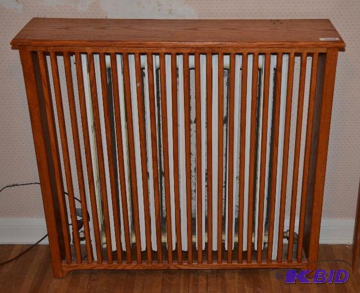 lot 21 image: Vintage Oak wood custom radiator cover 45X11....