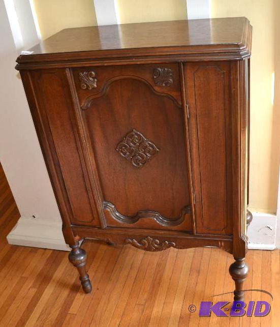 lot 32 image: Antique Victorian hutch embossed inlay and ca...