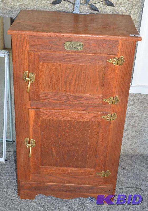 lot 44 image: Antique White Clad Simmons hardware Co. USA 2...