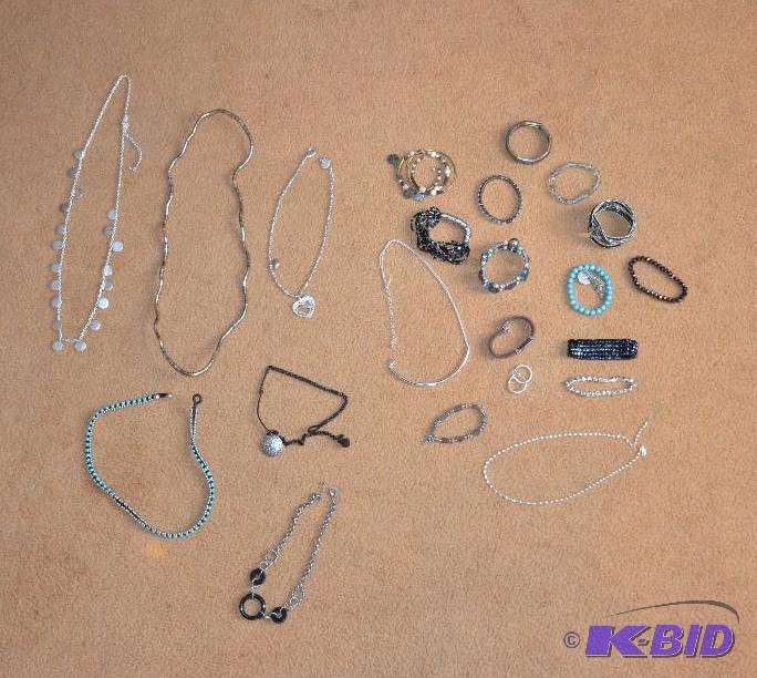 lot 71 image: Jewelry - necklaces, bracelets, earrings...