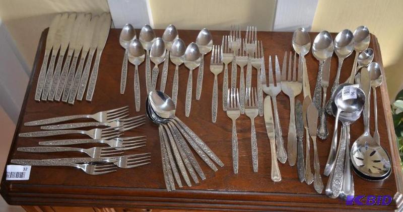 lot 96 image: Rogers stainless silverware...
