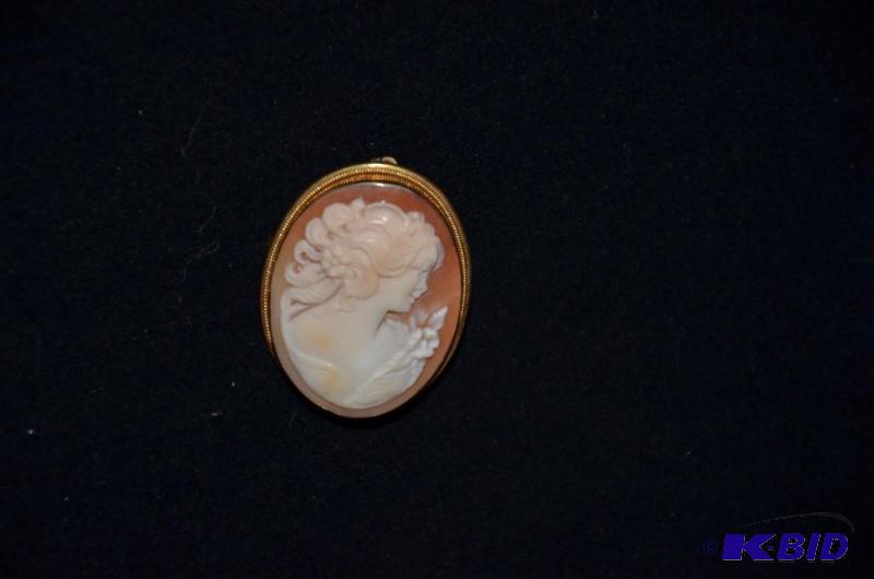 lot 17 image: Antique Signed Gold Cameo Brooch- stunning d...