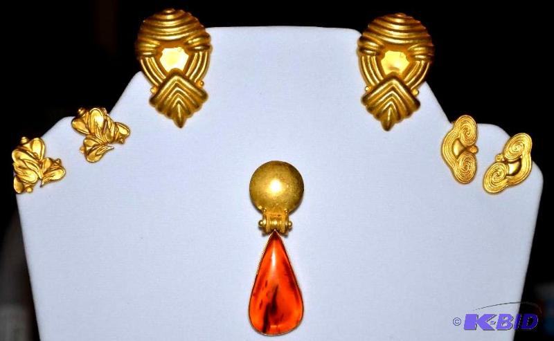 lot 2 image: 21K Gold Museum Piece Earrings(3 sets) and ...