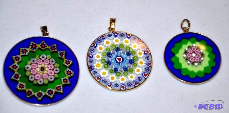 lot 31 image: Artist made Murano&nbspItalian&nbspglass ...