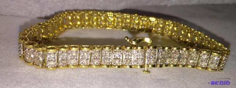 lot 49 image: Gold 2.0 CTTW Diamond Tennis Bracelet- 100 Di...