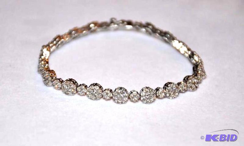 lot 8 image: 18k White Gold 4.04 CTTW&nbspDiamond cir...