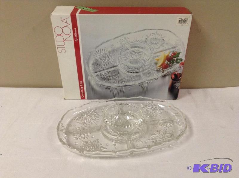 lot 15 image: Mikasa Crystal Chip & Dip Set