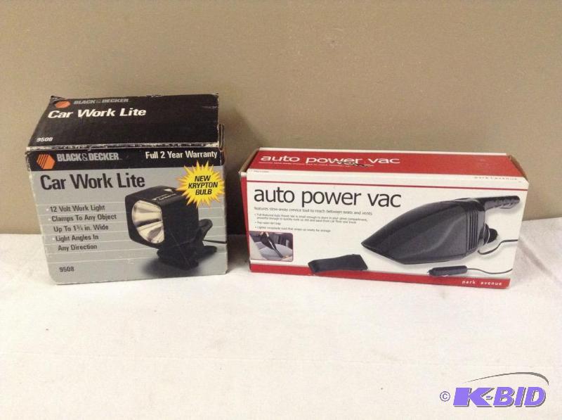 lot 29 image: Black & Decker Car Work Lite & Auto Power Vac