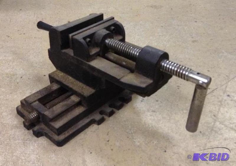 lot 45 image: Bench Vise