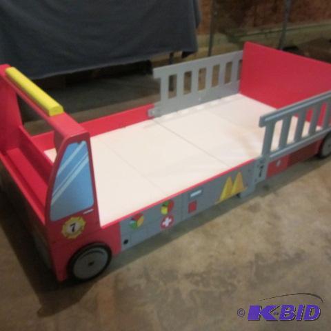 lot 101 image: Fire Engine Bed Frame