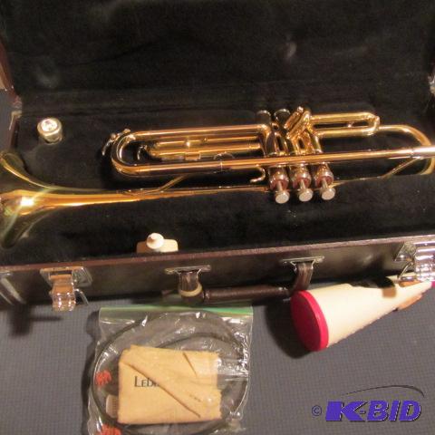 lot 51 image: Yamaha Trumpet