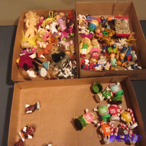 lot 64 image: Calif. Raisins, M&M, Promo Toys