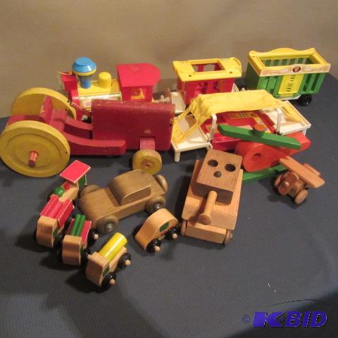 lot 70 image: Wood & Fisher Price Pull Toys