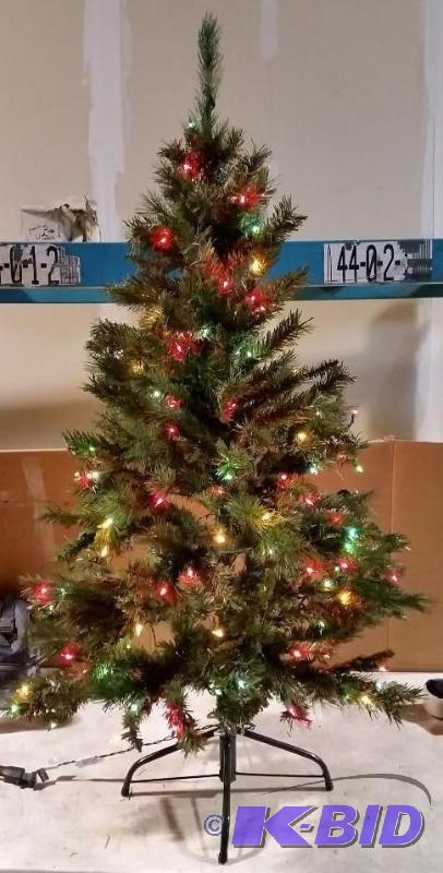 lot 17 image: Lighted Crystal Pine Green Christmas Tree wit...