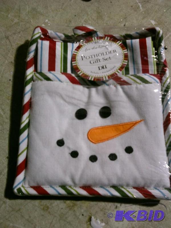 lot 50 image: Snowman Pot Holder Gift Set - Has kitchen tow...