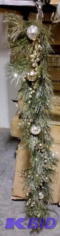 lot 7 image: Five Foot Hanging Light Up GarlandWreath - B...