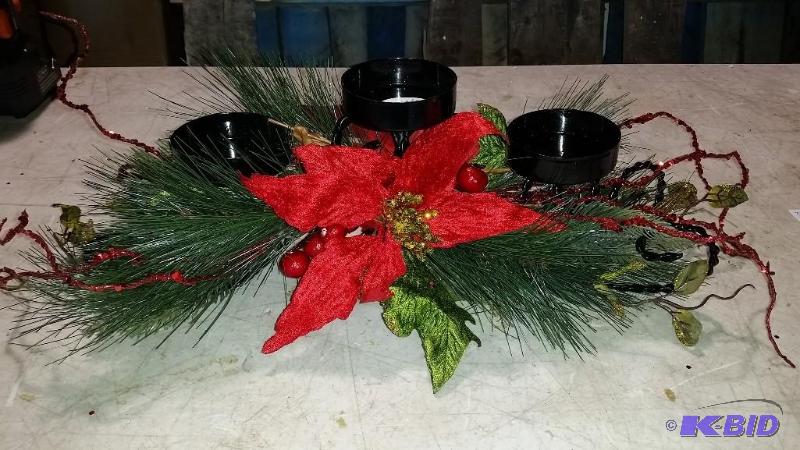 lot 82 image: Three Piece Candleholder Centerpiece - Has pi...