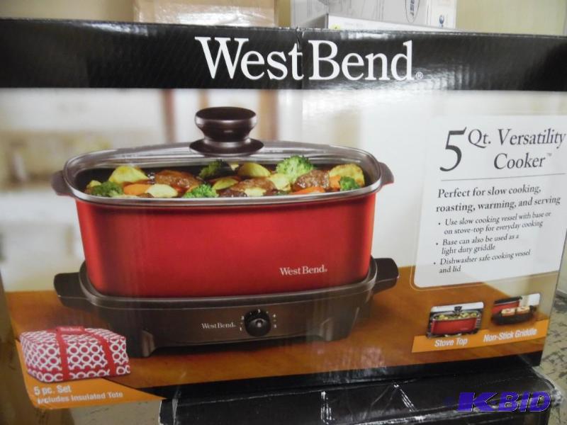 Slow cooker with tote