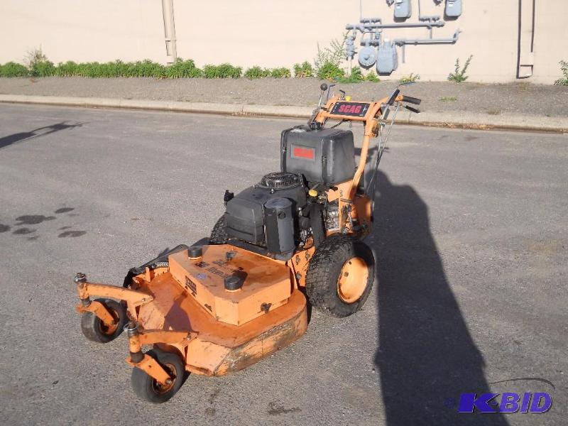 lot 6 image: Scag Commercial Lawnmower. 36. Heavy Duty. Runs Hydrostatic