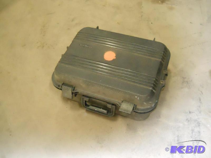 lot 112 image: Plastic Carrying Case