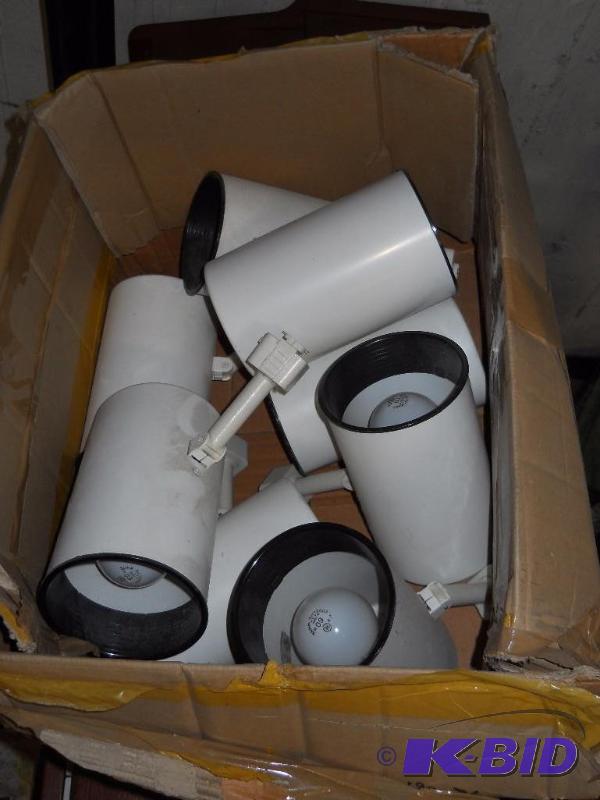 lot 117 image: Box of Lights