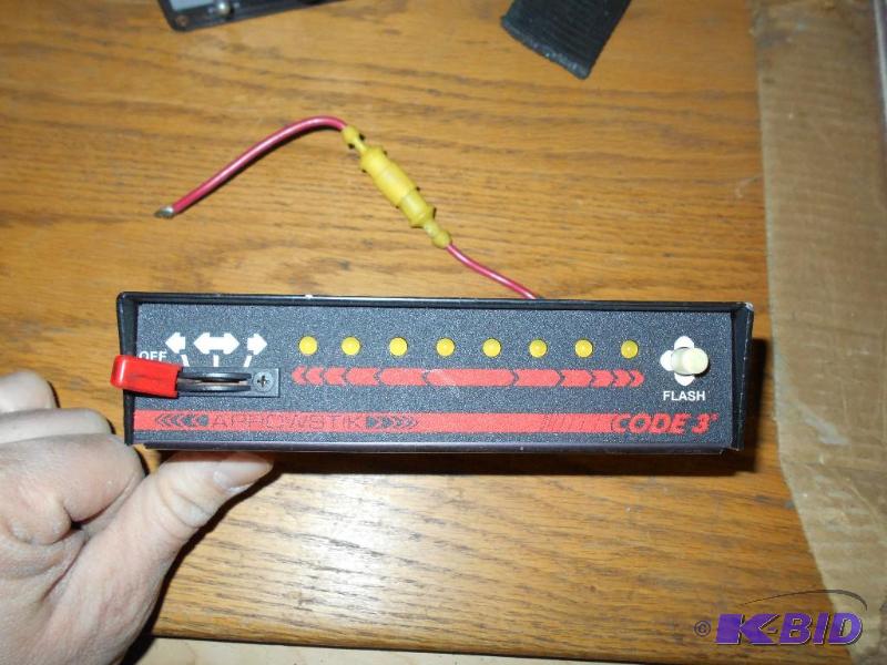 lot 19 image: Code 3 Arrowstik Light Controller for Police Car