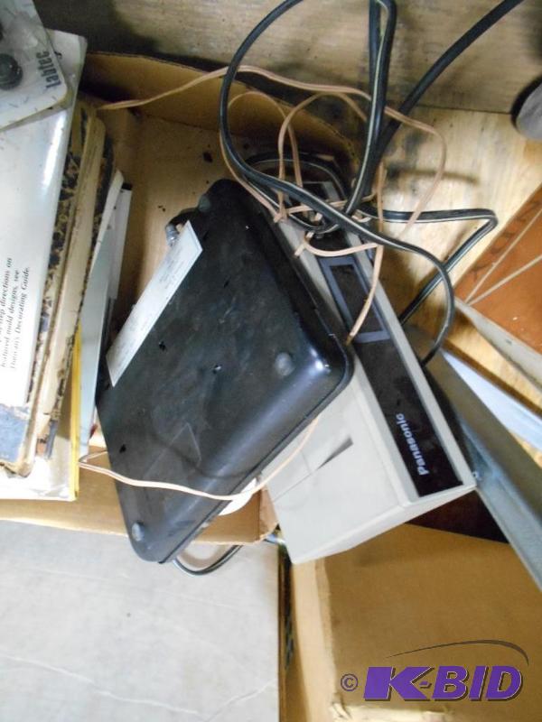 lot 33 image: Two Electronic Items