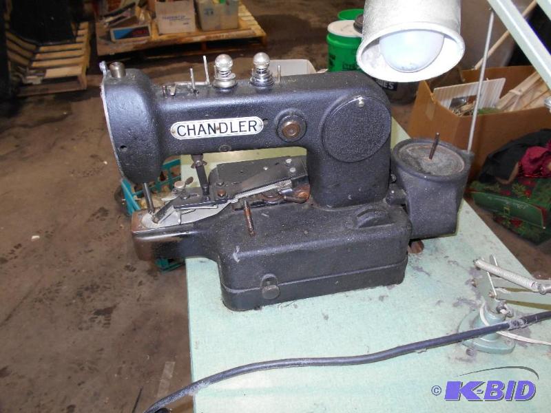 lot 4 image: Chandler Button Sewing Machine
