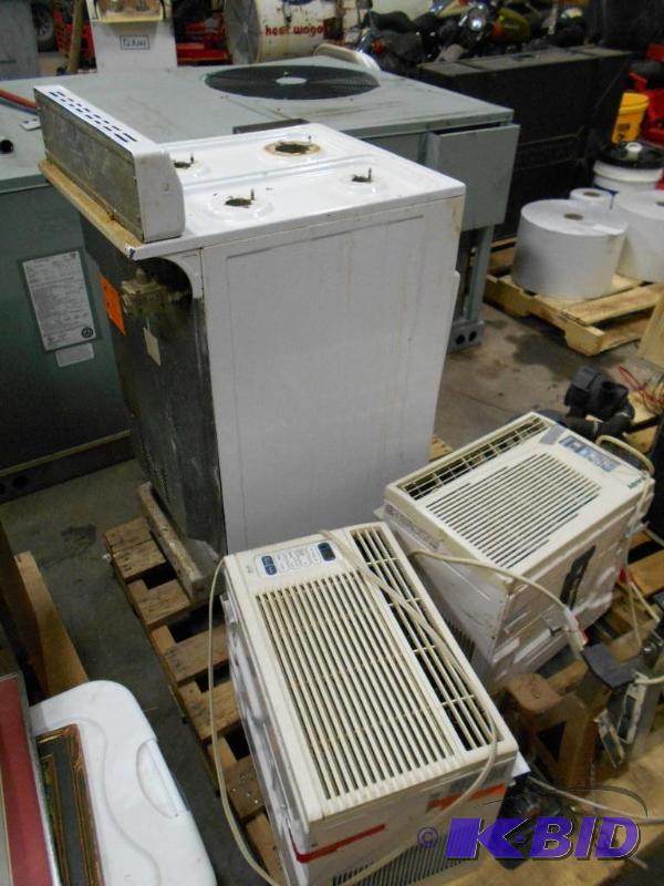 lot 41 image: Apartment Stove and Two Air Conditioners
