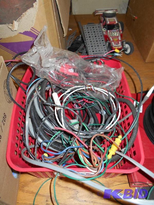 lot 52 image: Box of Police Car Cabling and Electrical Wires