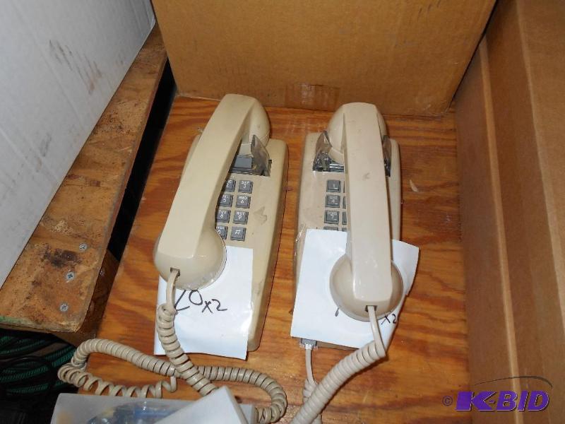 lot 72 image: 2 Vintage Telephones