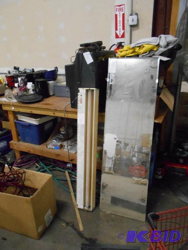 lot 84 image: TV, Shop Light and a Full Length Mirror.