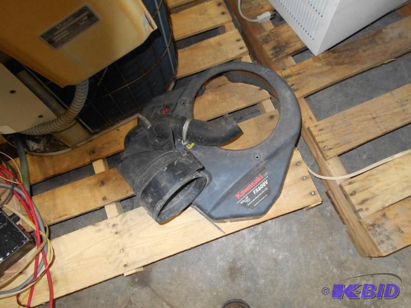 lot 87 image: Kawasaki Motor Cover