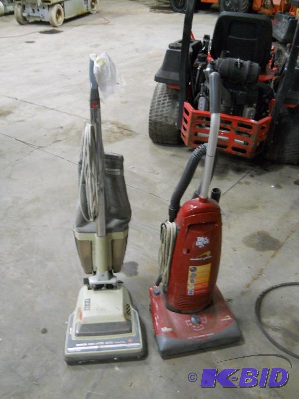 lot 91 image: 2 Vacuums