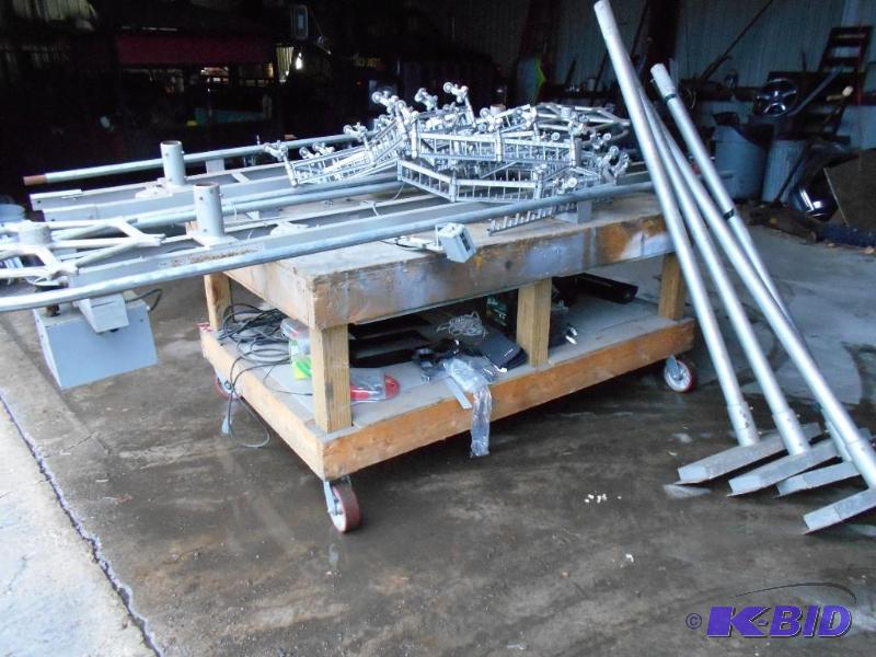 lot 97 image: Rolling Work Table
