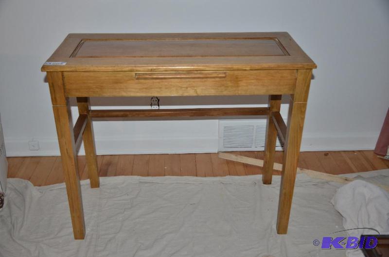 lot 108 image: Vintage desk  table 30x20x38"...