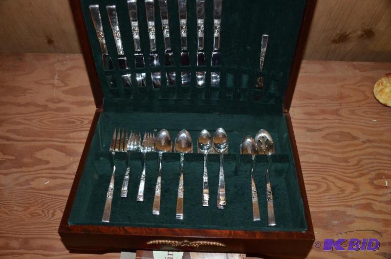 lot 114 image: Older Heavy Duty Stainless steel flatware and...