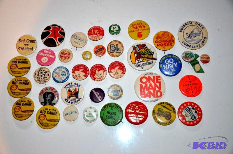 lot 117 image: Antique and vintage buttons, advertising, pol...
