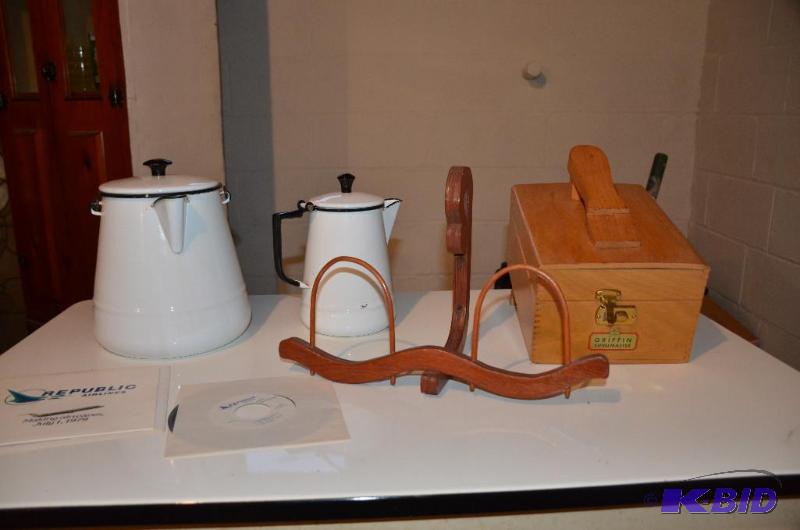 lot 118 image: Vintage collectible Porcelain Metal Coffee an...