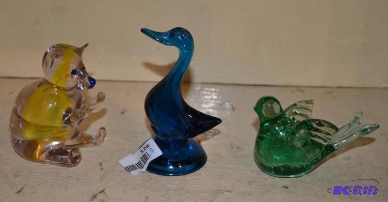 lot 126 image: Colored glass duck, bear, bird 5" tall...