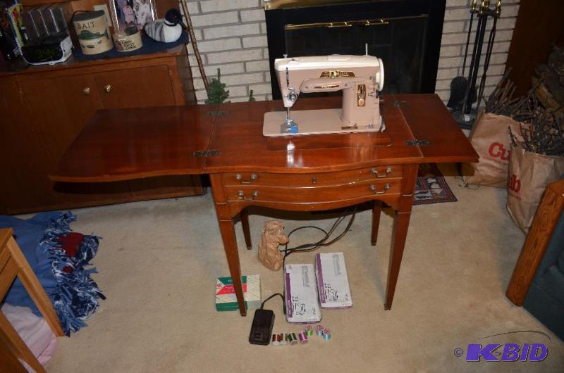 lot 161 image: Vintage SINGER model 403A- I have sold these ...