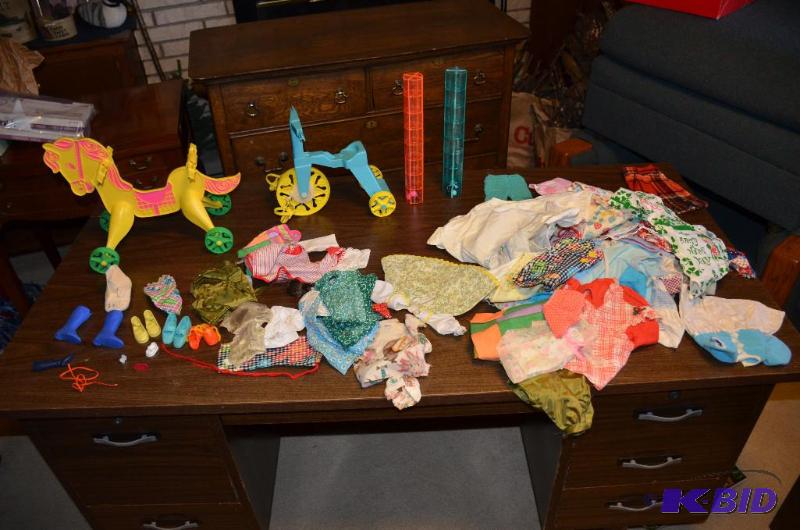lot 165 image: Vintage doll clothing & doll toys accesso...