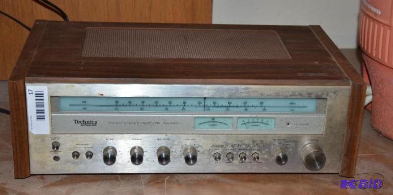 lot 17 image: Technics Panasonic FMAM stereo receiver ...