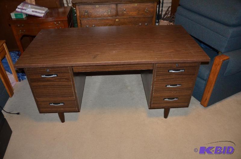 lot 172 image: Vintage 6 drawer Desk 30x60"  Pick for t...