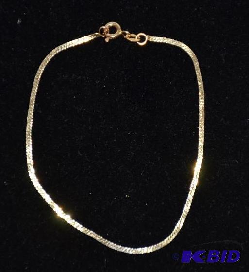 lot 177 image: 14k gold bracelet made in Italy...