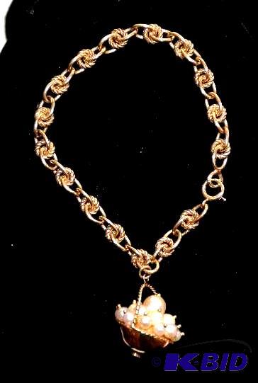 lot 3A image: 14k gold bracelet...
