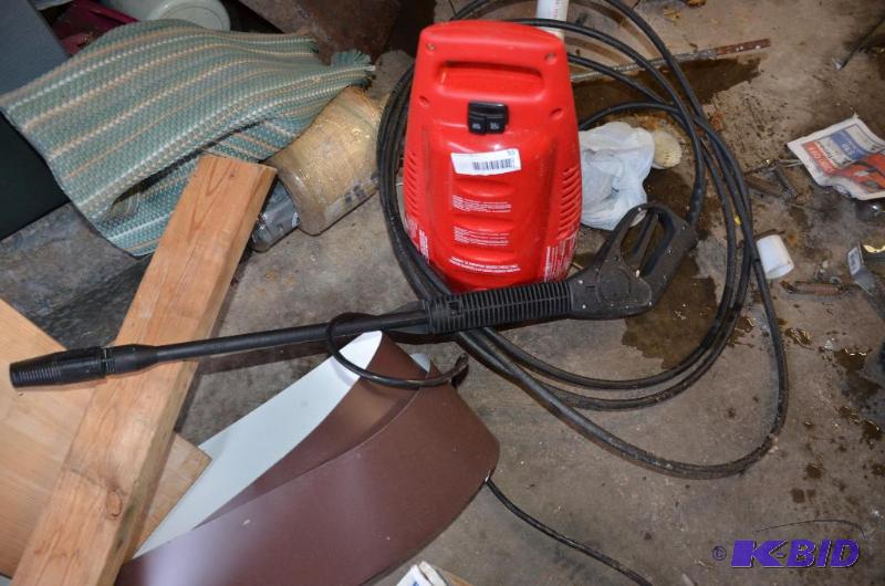 lot 55 image: Power washer 1400 - powered up and turns on b...