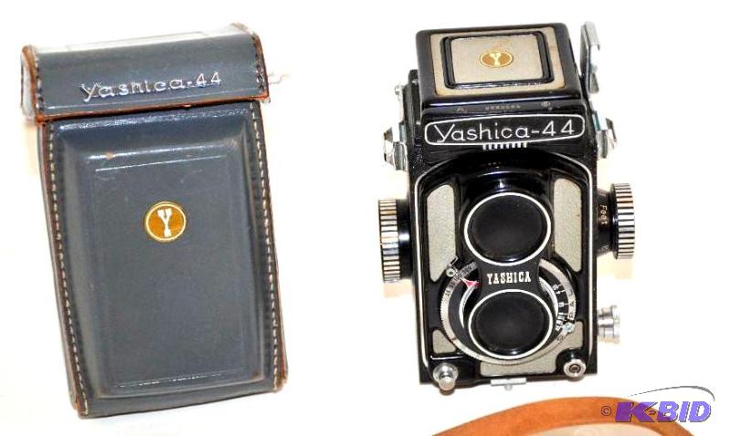 lot 86 image: Vintage Yashica - 44 camera...