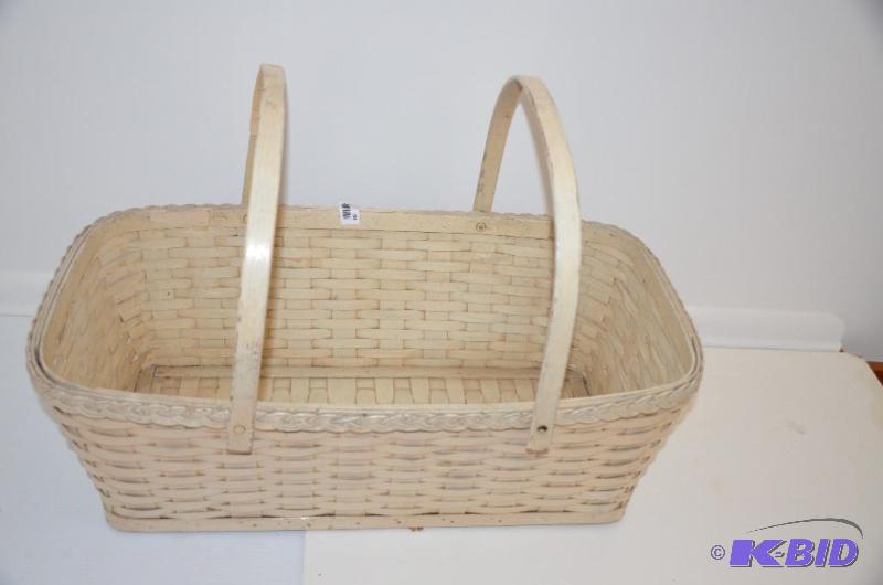 lot 89 image: Vintage wicker basket bassinet 24" long...