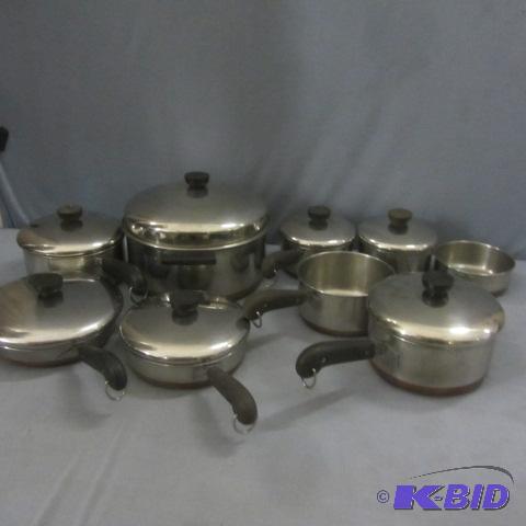 lot 128 image: Copper Bottom Kettles
